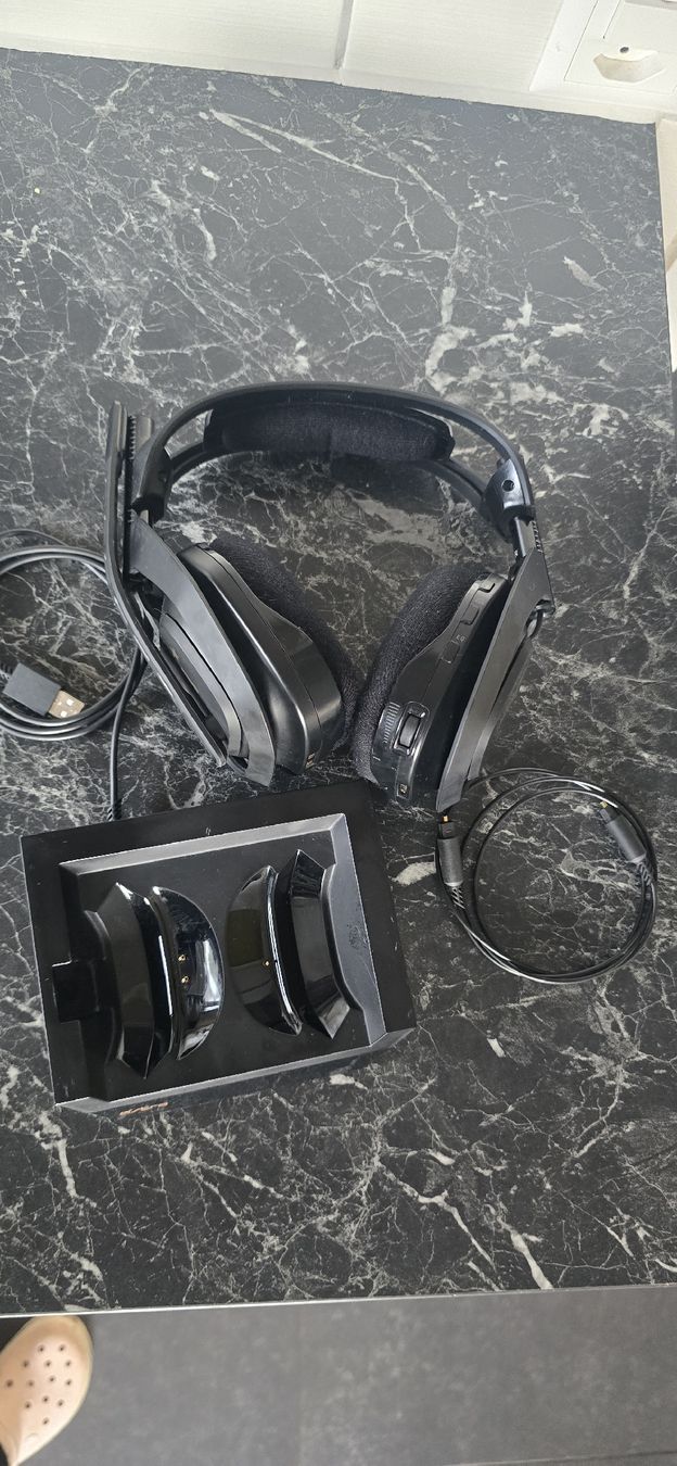 Astro Gaming Cuffie: Gaming Headset Astro A50 – Usato da Wiler b.Utzenstorf venduto da jul_hor